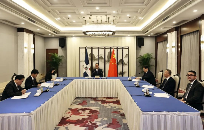 upay钱包官网环境“助力”多米尼加清运垃圾，毛伟明省长出席线上交接仪式